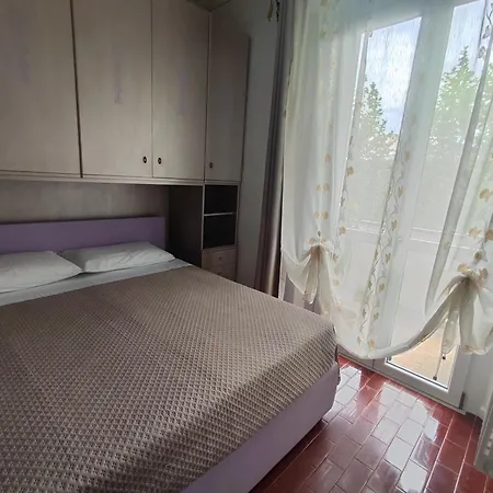 Guest House Apartment Panzió 3*